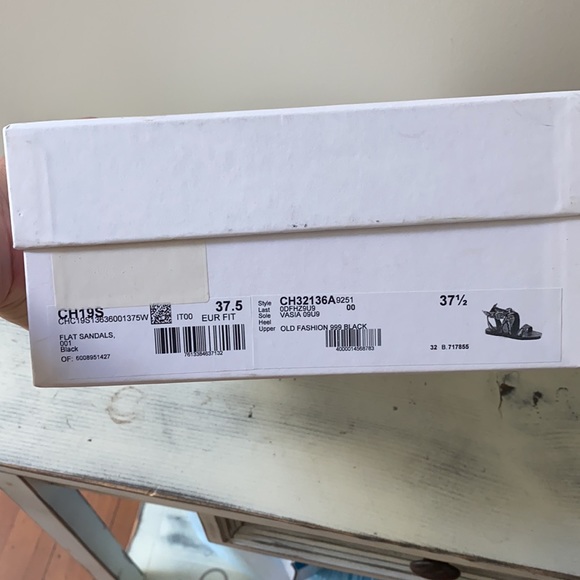 Chloe Virginia Flat Sandal - Picture 7 of 10